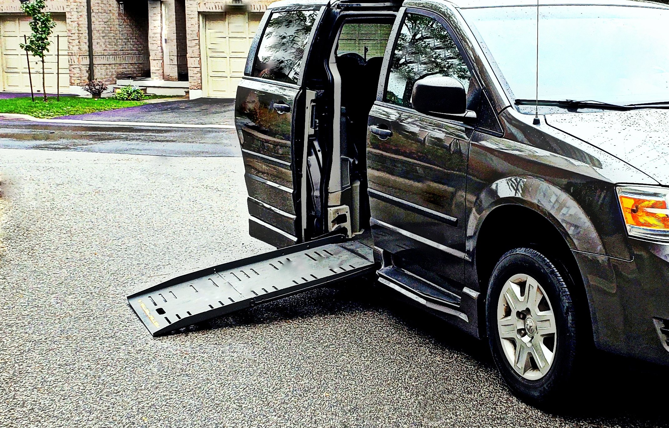 wheelchair accessible taxi service Toronto